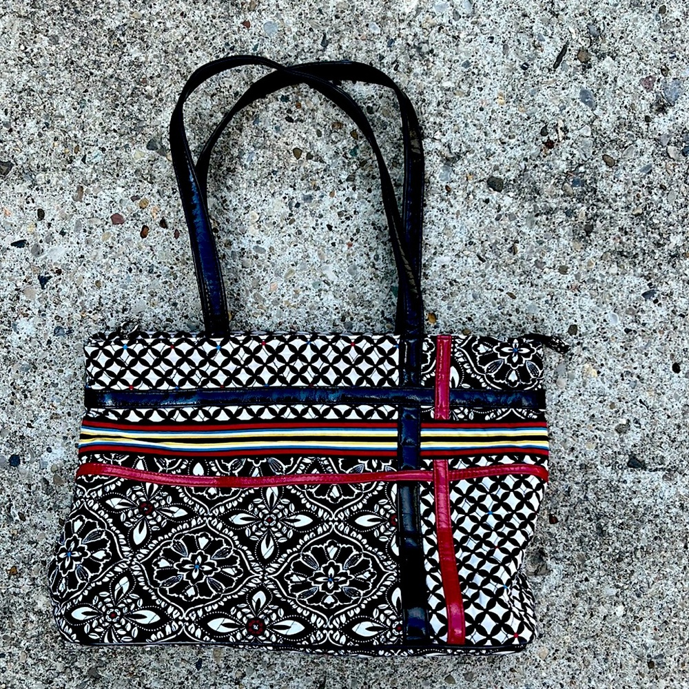 Vera Bradley black and White Retired Barcelona Print purse vinyl straps